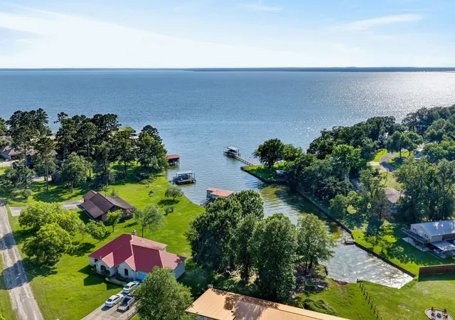 3rd image of 226 Crest Ln, Onalaska, TX 77360 | MLS# 16121100
