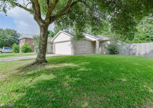 2nd image of 24415 Strong Pine Dr, Huffman, TX 77336 | MLS# 96613895