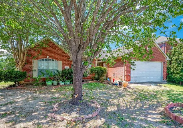 Photo 3 of Single family home for sale at 8918 Rustling Leaves Rd, Houston, TX 77083 | MLS# 47923062 | Listing updated on 2026-08-25