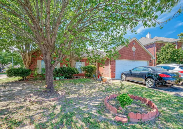 Photo 3 of Single family home for sale at 8918 Rustling Leaves Rd, Houston, TX 77083 | MLS# 47923062 | Listing updated on 2026-08-25