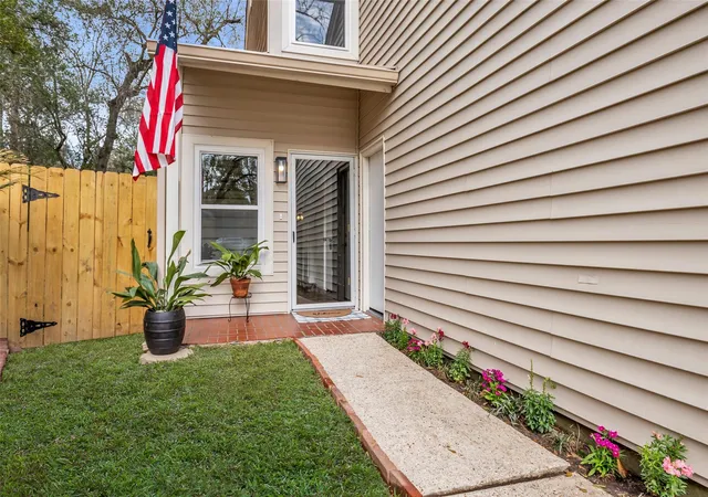 Photo 2 of Single family home for sale at 1810 N Red Cedar Cir, Spring, TX 77380 | MLS# 10130751 | Listing updated on 2026-09-05