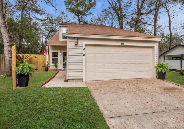 Photo 2 of Single family home for sale at 1810 N Red Cedar Cir, Spring, TX 77380 | MLS# 10130751 | Listing updated on 2026-09-05