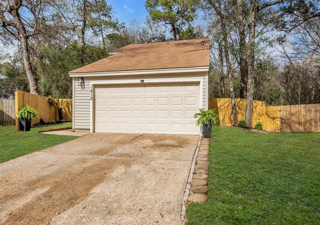 Photo 3 of Single family home for sale at 1810 N Red Cedar Cir, Spring, TX 77380 | MLS# 10130751 | Listing updated on 2026-09-05