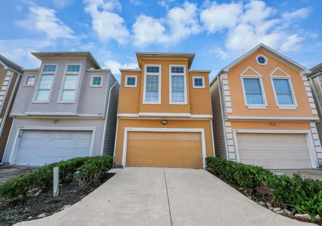 2nd image of 10347 Panther Point Dr, Houston, TX 77099 | MLS# 65519877