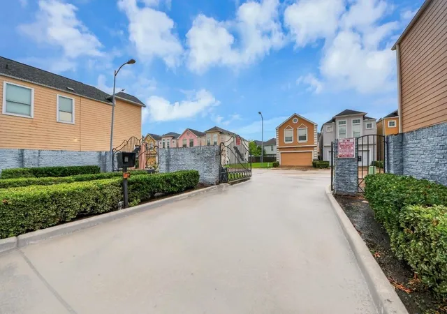40th image of 10347 Panther Point Dr, Houston, TX 77099 | MLS# 65519877