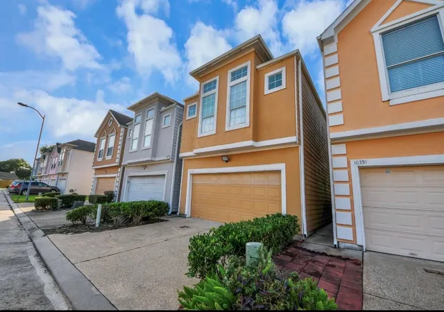 4th image of 10347 Panther Point Dr, Houston, TX 77099 | MLS# 65519877