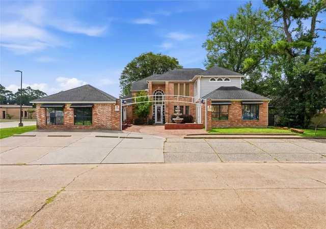 Photo 1 of Single family home for sale at 13700 Lakewood Forest Dr, Houston, TX 77070 | MLS# 25838854 | Listing updated on 2026-07-01