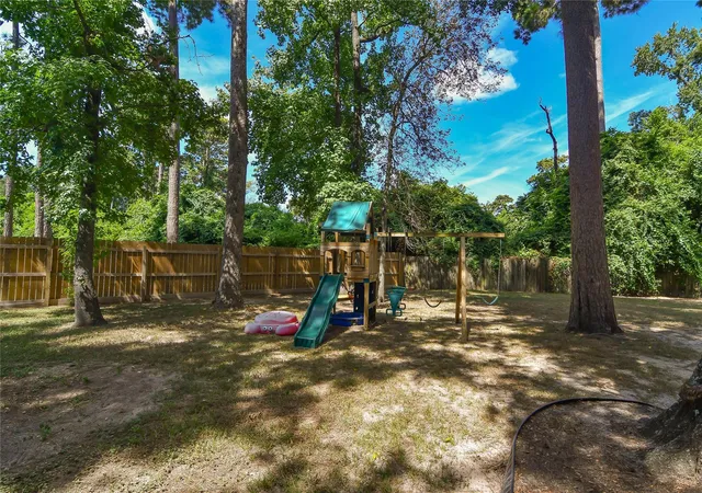 25th image of 2103 Silver Falls Dr, Kingwood, TX 77339 | MLS# 93328658