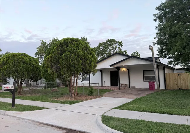 Homes for sale in Freeport, TX | 1003 W 12th St, Freeport, TX 77541 | MLS# 22683089