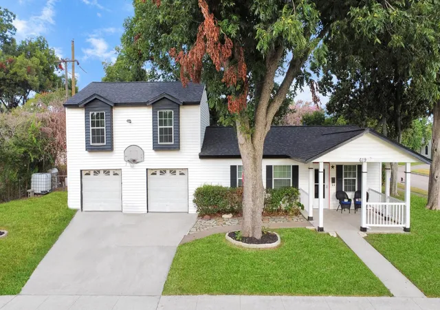 Homes for sale in Sugar Land, TX | 619 E Park St, Sugar Land, TX 77498 | MLS# 42609551