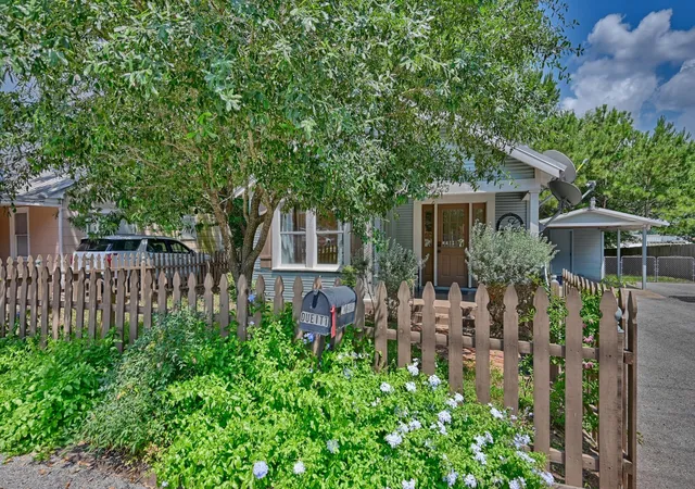 Photo 1 of Single family home for sale at 23 N Harris St, Bellville, TX 77418 | MLS# 86719251 | Listing updated on 2026-09-02