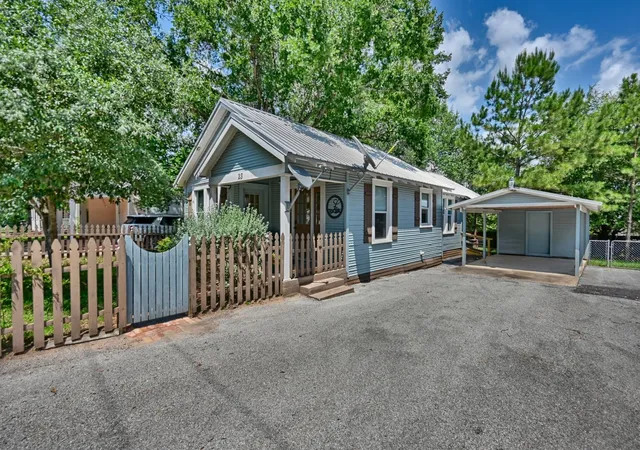 Photo 2 of Single family home for sale at 23 N Harris St, Bellville, TX 77418 | MLS# 86719251 | Listing updated on 2026-09-02