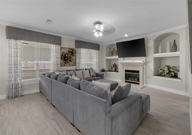 Photo 4 of Single family home for sale at 10910 Coldwater Brg Ct, Sugar Land, TX 77498 | MLS# 26972959 | Listing updated on 2026-08-25