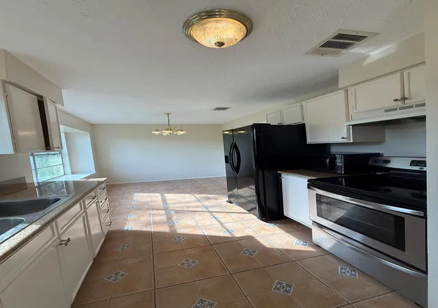 Photo 3 of Sale Pending at 7743 Water Park Ln, Houston, TX 77086 | MLS# 93155320 | Listing updated on 2026-09-17