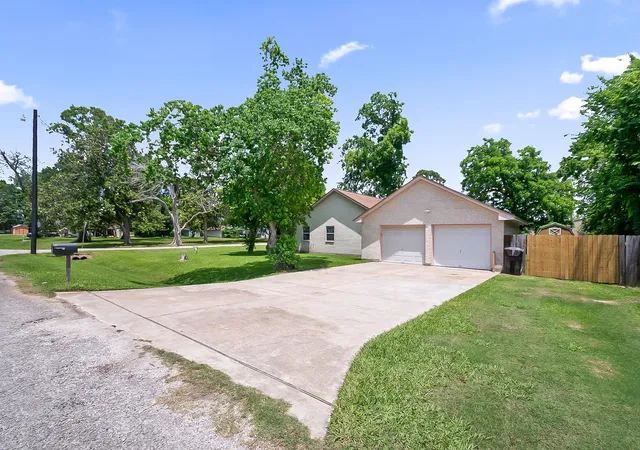Homes for sale in Brazoria, TX | 207 Centre St, Brazoria, TX 77422 | MLS# 31915678