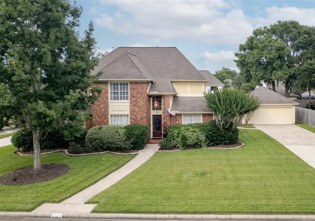 Photo 3 of Single family home for sale at 2748 Masters Dr, League City, TX 77573 | MLS# 25790852 | Listing updated on 2026-09-11