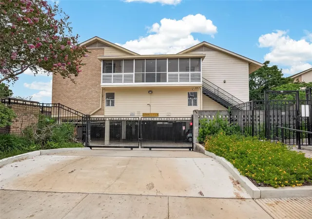 1st image of 3131 Cummins St, Houston, TX 77027