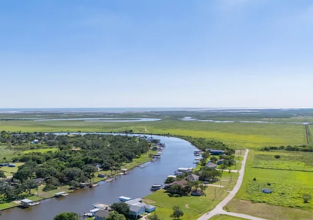 5th image of 63 64 County Road 291, Red Bend Road, Sargent, TX 77414 | MLS# 64755849