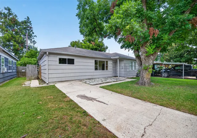 Photo 2 of Sale Pending at 6610 Barney Rd, Houston, TX 77092 | MLS# 47575724 | Listing updated on 2026-09-05