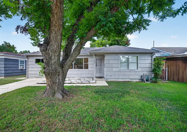 Photo 3 of Sale Pending at 6610 Barney Rd, Houston, TX 77092 | MLS# 47575724 | Listing updated on 2026-09-05
