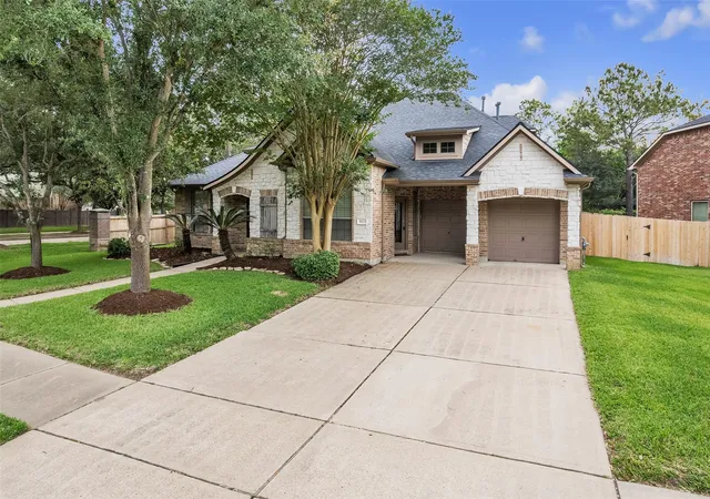 Photo 2 of Single family home for sale at 5923 Scarlett Bay Ct, Katy, TX 77450 | MLS# 66980365 | Listing updated on 2026-08-23