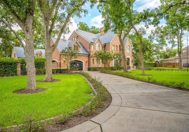 50th image of 1802 Forest Gate Cir, Sugar Land, TX 77479 | MLS# 44622021