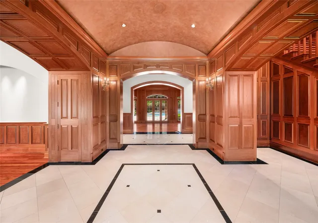 5th image of 1802 Forest Gate Cir, Sugar Land, TX 77479 | MLS# 44622021