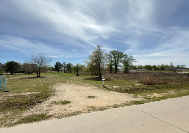 3rd image of 445 Road 5242, Cleveland, TX 77327 | MLS# 43273814