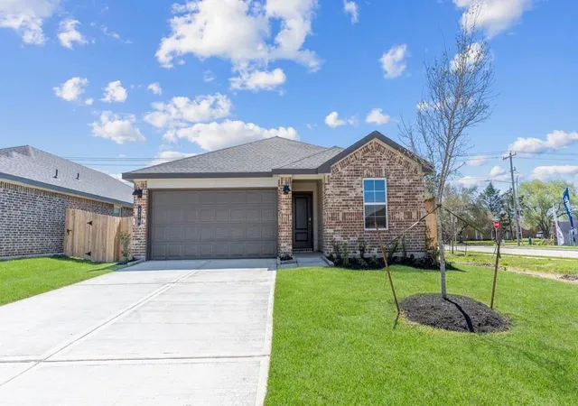 Photo 1 of Sale Pending at 1021 Paddlefish Ln, Alvin, TX 77511 | MLS# 19615886 | Listing updated on 2026-06-25