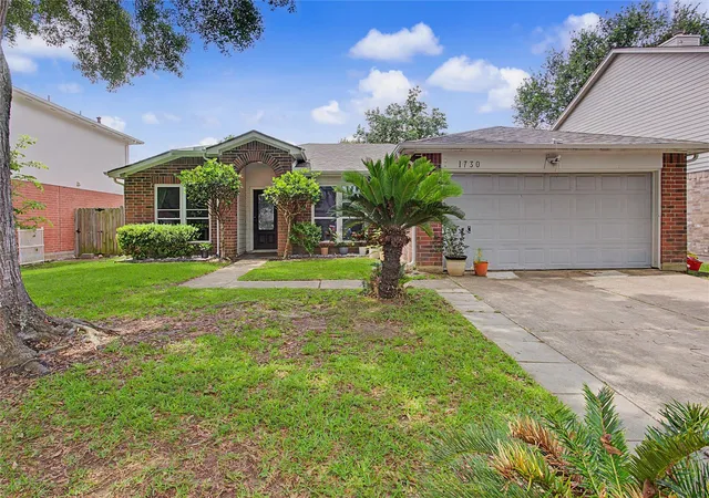 Homes for sale in Kemah, TX | 1730 Oak Valley Dr, Kemah, TX 77565 | MLS# 22856980