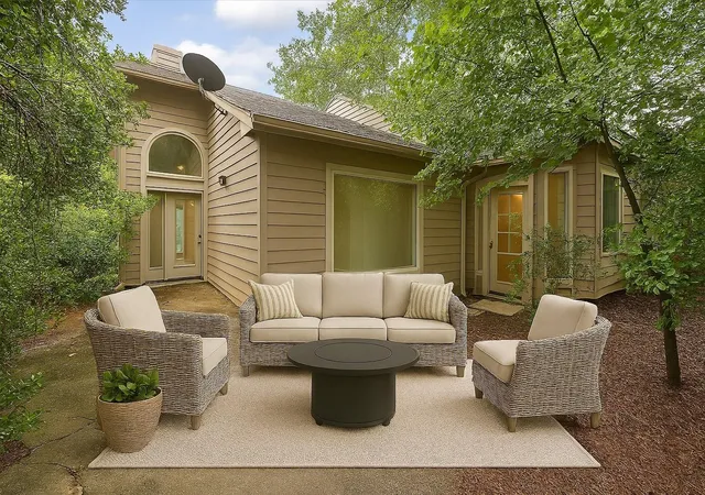 Homes for sale in The Woodlands, TX | 46 Lakeridge Dr, The Woodlands, TX 77381 | MLS# 19101383