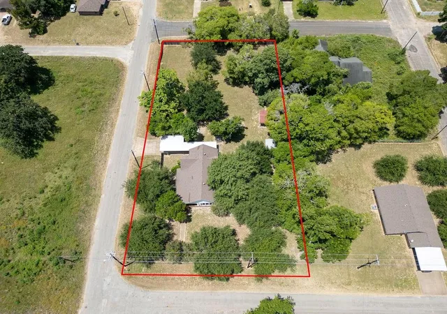 Photo 1 of Single family home for sale at 211 S Olive St, Grapeland, TX 75844 | MLS# 56150226 | Listing updated on 2026-07-29