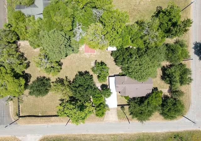 Photo 3 of Single family home for sale at 211 S Olive St, Grapeland, TX 75844 | MLS# 56150226 | Listing updated on 2026-09-21