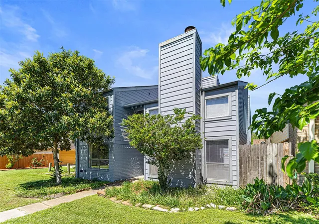 2nd image of 8712 Covent Garden St St, Houston, TX 77031 | MLS# 94787898