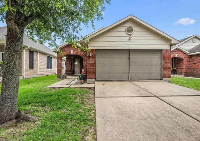 1st image of 1023 Hampton Villa Ln, Houston, TX 77047 | MLS# 21330247