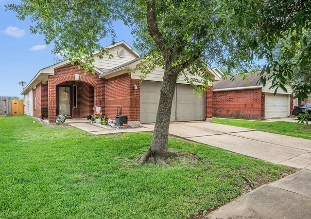 3rd image of 1023 Hampton Villa Ln, Houston, TX 77047 | MLS# 21330247