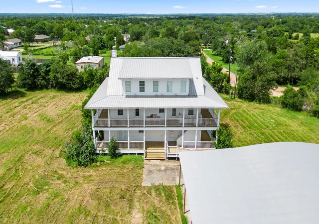 Homes for sale in Ellinger, TX | 812 W Tobias Rd, Ellinger, TX 78938 | MLS# 64282389