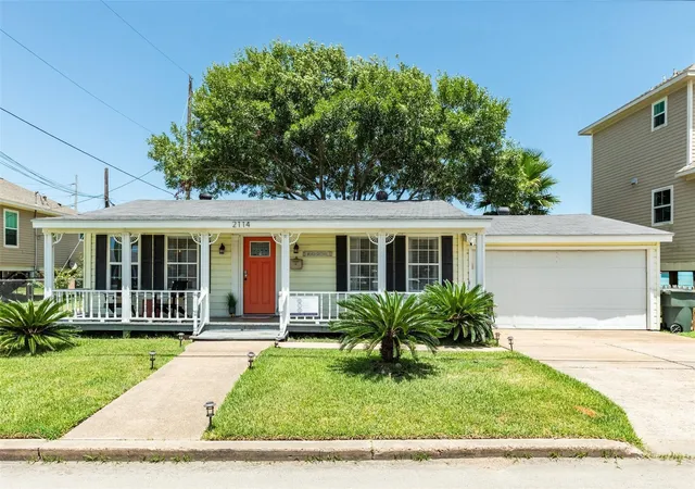 Photo 1 of Single family home for sale at 2114 57th Street, Galveston, TX 77551 | MLS# 79591393 | Listing updated on 2026-07-14
