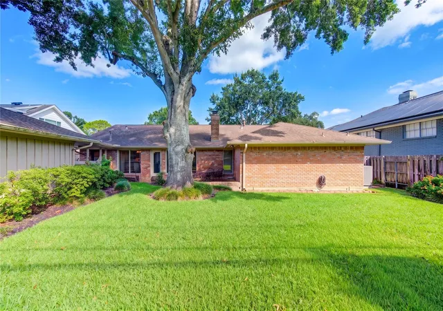 28th image of 5107 Queensloch, Houston, TX 77096 | MLS# 44620955