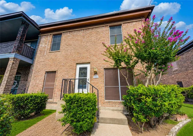 1st image of 830 Threadneedle St #224, Houston, TX 77079 | MLS# 65103959