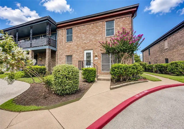 2nd image of 830 Threadneedle St #224, Houston, TX 77079 | MLS# 65103959