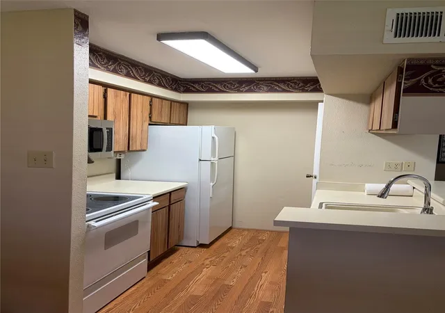 5th image of 18519 Egret Bay Blvd #1602, Houston, TX 77058 | MLS# 15926812