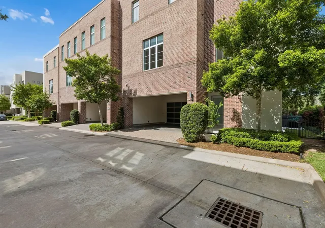 3rd image of 1444 Lake Pointe Pkwy, Sugar Land, TX 77478 | MLS# 54702992
