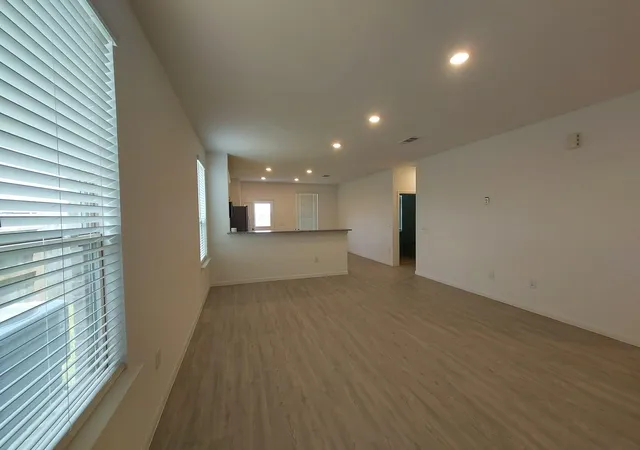 3rd image of 219 Bismuth Dr, Crosby, TX 77532 | MLS# 86821478