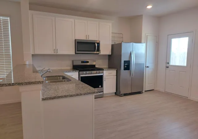 4th image of 219 Bismuth Dr, Crosby, TX 77532 | MLS# 86821478