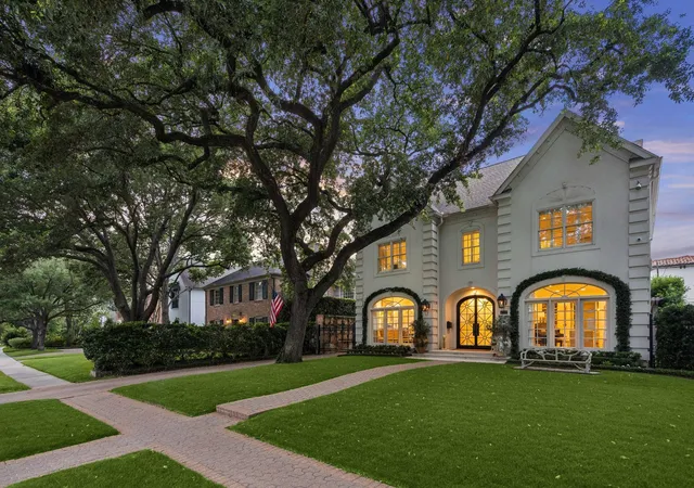 Homes for sale in Houston, TX | 3036 Locke Ln, Houston, TX 77019 | MLS# 70664388