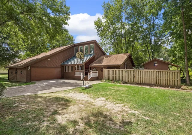 Photo 2 of Single family home for sale at 24288 Maple Cir, Porter, TX 77365 | MLS# 90222573 | Listing updated on 2026-09-10
