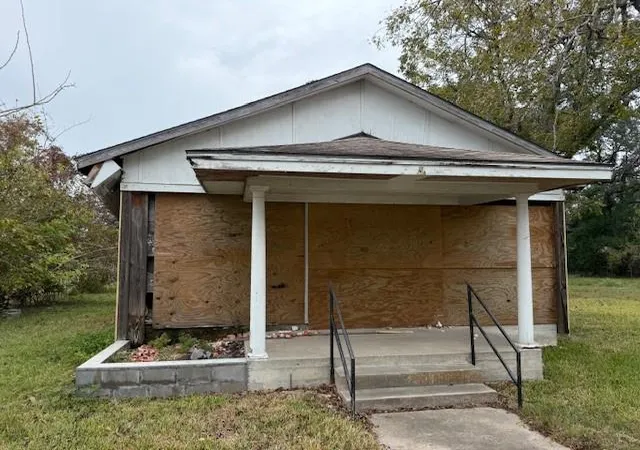 3rd image of 1005 N Jones St, Baytown, TX 77520 | MLS# 88827098