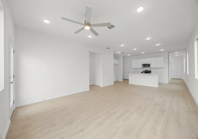 Photo 4 of Single family home for sale at 31013 Perdido Valley Ln, Huffman, TX 77336 | MLS# 75219079 | Listing updated on 2026-09-16