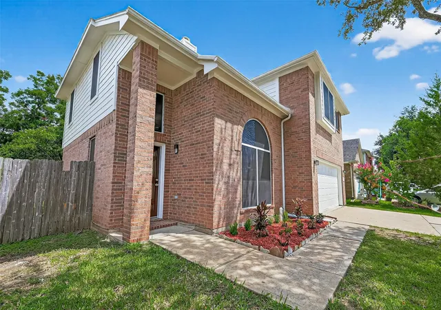 Homes for sale in Sugar Land, TX | 16602 Pademelon Dr, Sugar Land, TX 77498 | MLS# 82060793